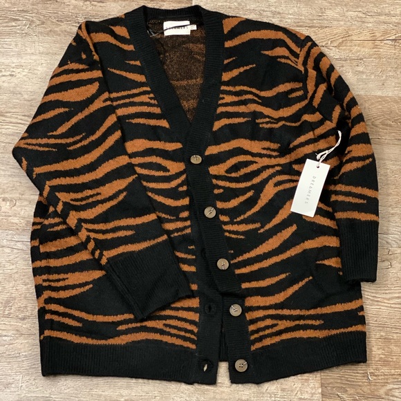 Dreamers Sweaters - Brand new tiger stripe sweater